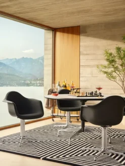 Eames Plastic Armchair DAL fra Vitra