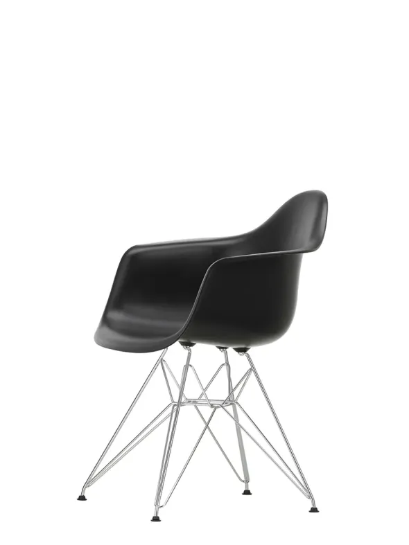 Eames Plastic Armchair DAR, forkromet fra Vitra