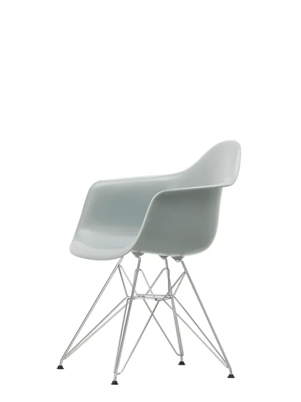 Eames Plastic Armchair DAR, forkromet fra Vitra