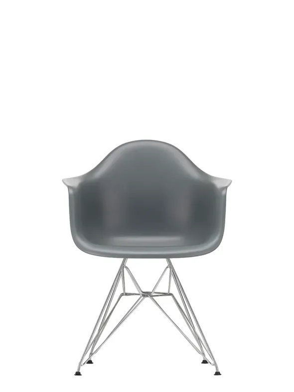 Eames Plastic Armchair DAR, forkromet fra Vitra