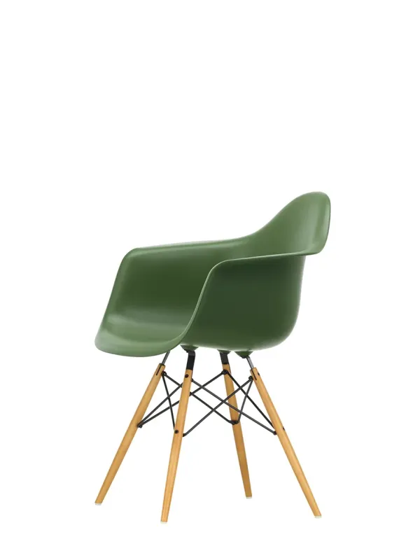 Eames Plastic Armchair DAW, ahorntræ fra Vitra