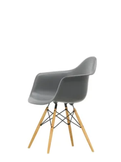Eames Plastic Armchair DAW, ahorntræ fra Vitra