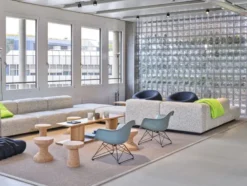 Eames Plastic Armchair LAR, hvidlakeret fra Vitra