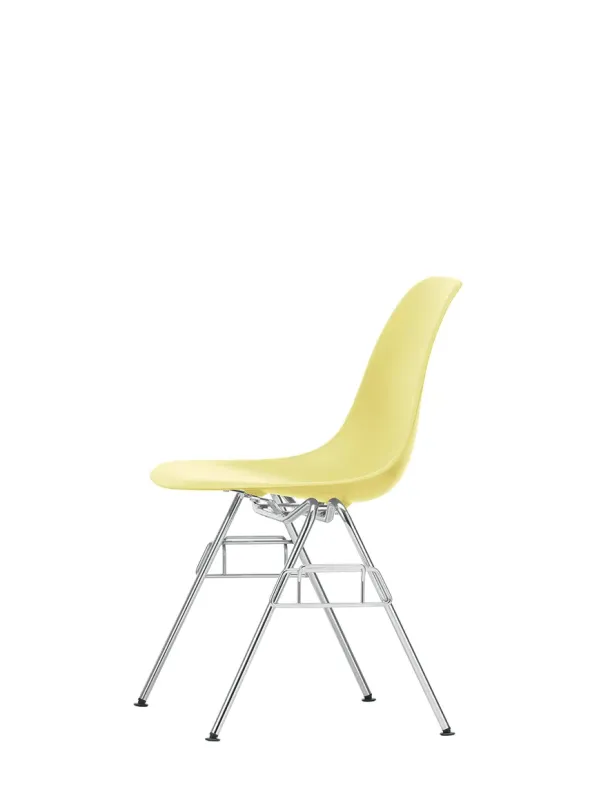 Eames Plastic Side Chair DSS-N, stabelbar fra Vitra