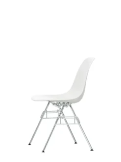 Eames Plastic Side Chair DSS, stabelbar fra Vitra
