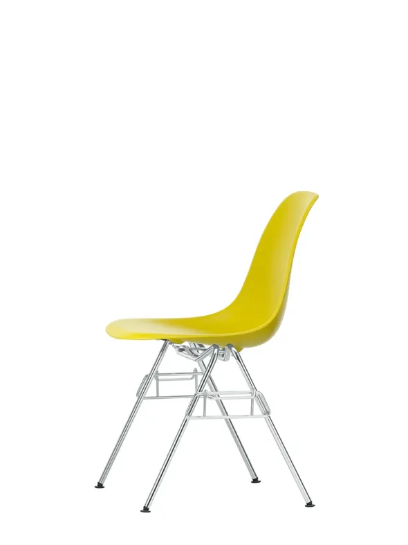 Eames Plastic Side Chair DSS, stabelbar fra Vitra