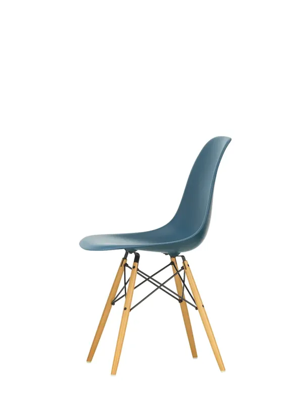 Eames Plastic Side Chair DSW, ahorntræ fra Vitra