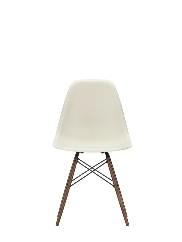 Eames Plastic Side Chair DSW, mørkbejdset ahorntræ fra Vitra