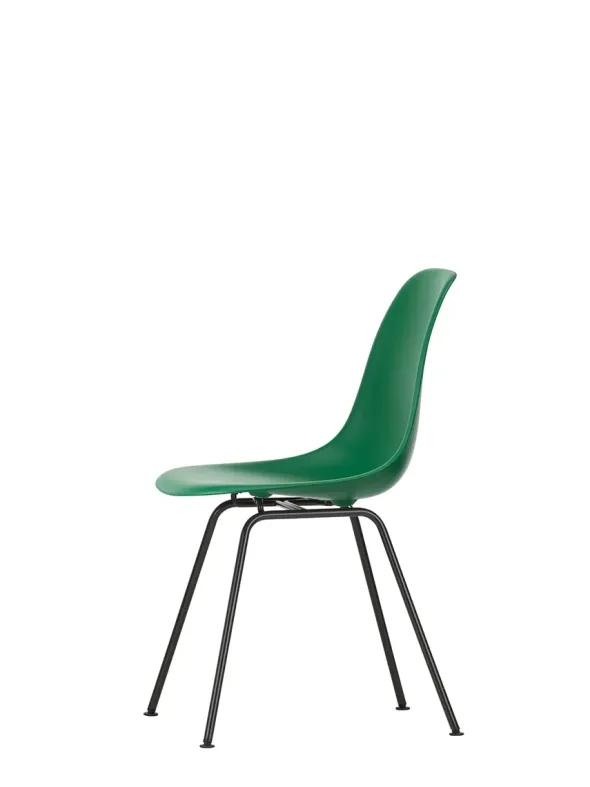 Eames Plastic Side Chair DSX, sort pulverlakeret fra Vitra