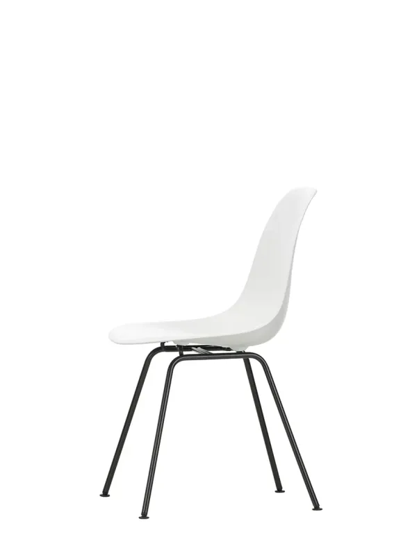 Eames Plastic Side Chair DSX, sort pulverlakeret fra Vitra