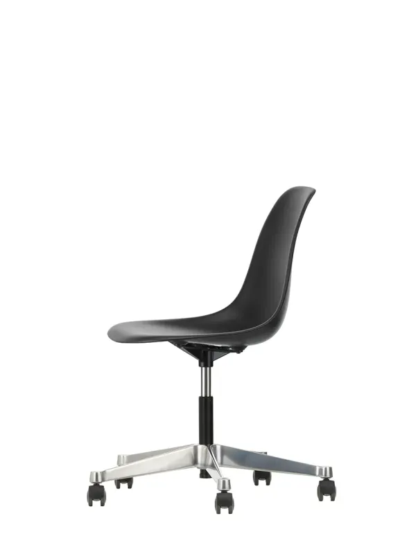 Eames Plastic Side Chair PSCC fra Vitra