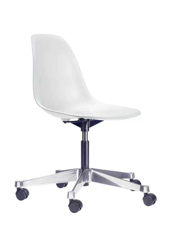 Eames Plastic Side Chair PSCC fra Vitra