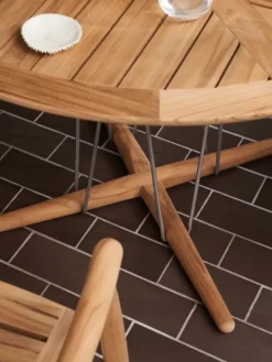 E022 Embrace havebord, Ø110 fra Carl Hansen & Søn