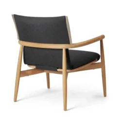 E018 Embrace udendørs loungestol fra Carl Hansen & Søn