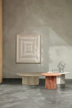 Epic Coffee Table Ø80 cm, travertine fra GUBI