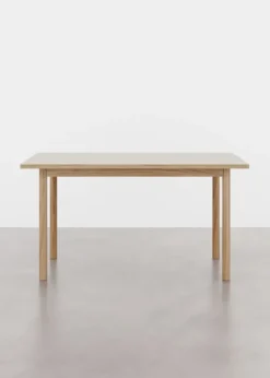 ESSENTIAL OAK spisebord 140x90 cm Mushroom, fra WB Manufaktur