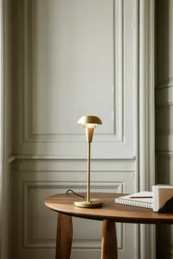 Feve Desk fra Ferm Living