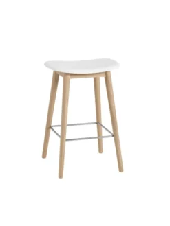 Fiber Bar Stool Wood fra Muuto
