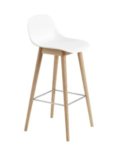 Fiber Bar Stool Wood w. back fra Muuto