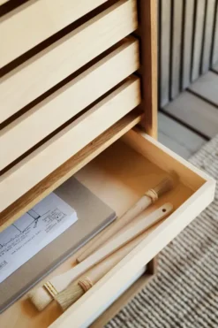 FK63 Reol med hylde og bakker fra Carl Hansen & Søn