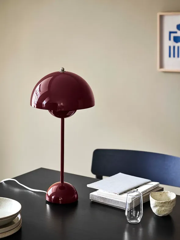 Flowerpot VP3 bordlampe af Verner Panton