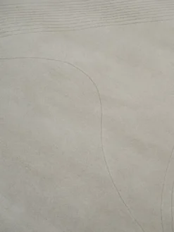 Fluid Arc gulvtæppe, Chalk fra Linie Design