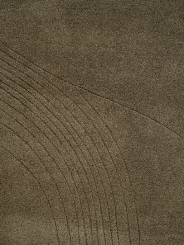 Fluid Arc gulvtæppe, Olive fra Linie Design