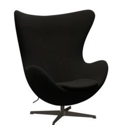 3316 Ægget loungestol, stel i brown bronze af Arne Jacobsen