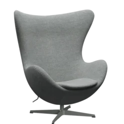 3316 Ægget loungestol, stel i silver grey af Arne Jacobsen