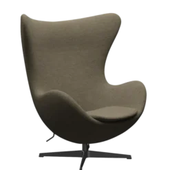 3316 Ægget loungestol, stel i sort af Arne Jacobsen