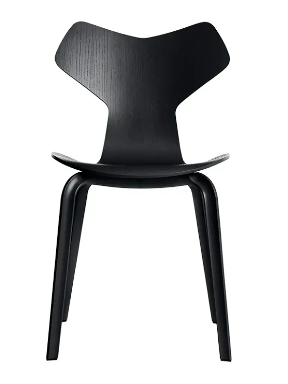 4130 Grand Prix med træben af Arne Jacobsen