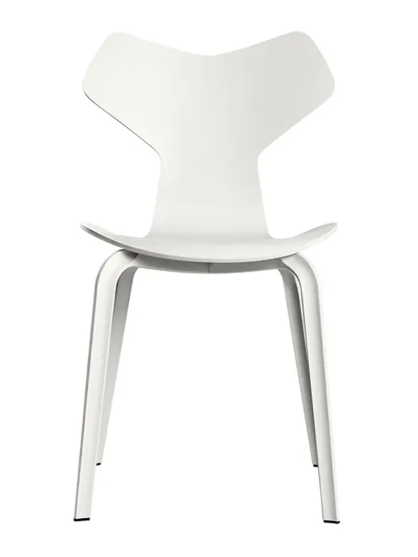 4130 Grand Prix med træben af Arne Jacobsen