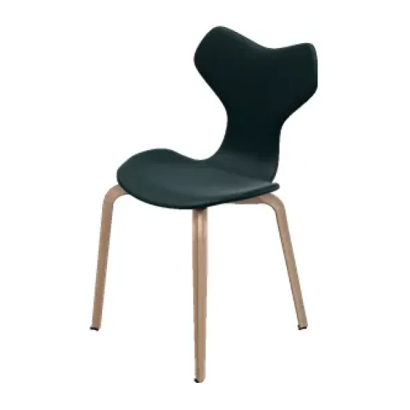 4130 Grand Prix med træben af Arne Jacobsen