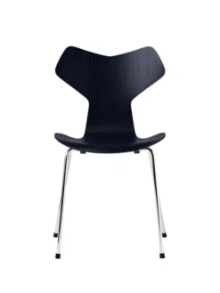 3130 Grand Prix stol i farvet ask af Arne Jacobsen