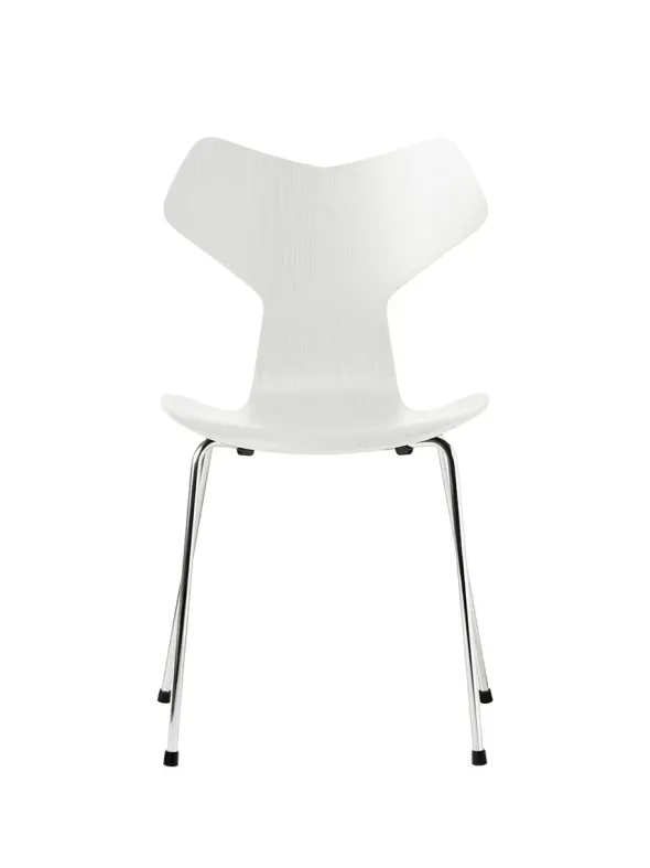 3130 Grand Prix stol i farvet ask af Arne Jacobsen