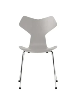3130 Grand Prix stol i farvet ask af Arne Jacobsen