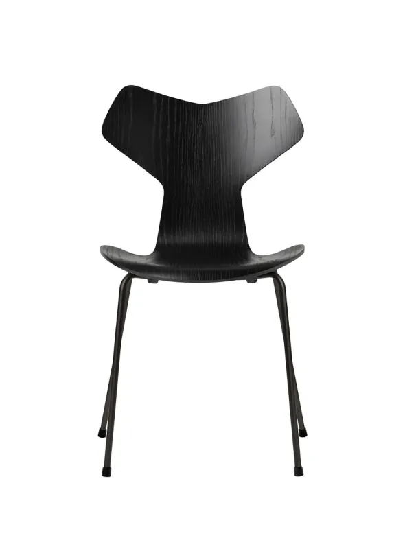 3130 Grand Prix stol i farvet ask af Arne Jacobsen