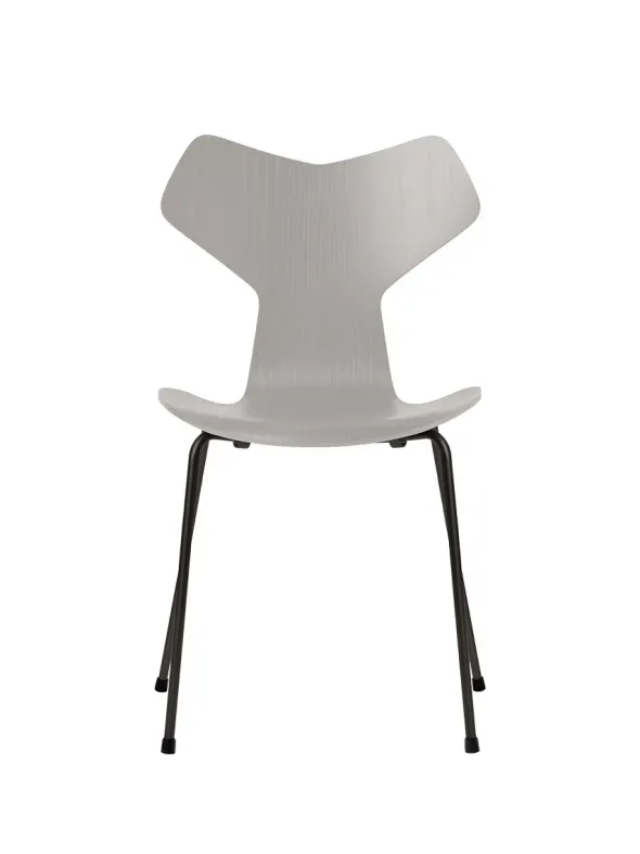 3130 Grand Prix stol i farvet ask af Arne Jacobsen