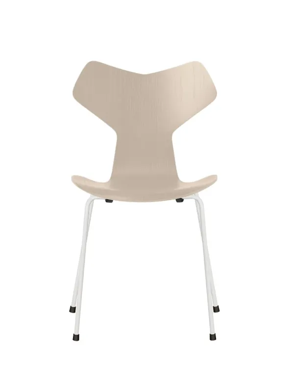 3130 Grand Prix stol i farvet ask af Arne Jacobsen