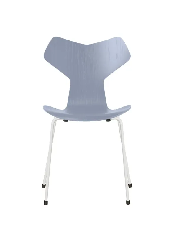3130 Grand Prix stol i farvet ask af Arne Jacobsen