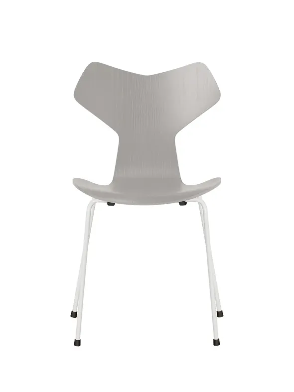 3130 Grand Prix stol i farvet ask af Arne Jacobsen