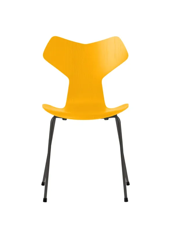 3130 Grand Prix stol i farvet ask af Arne Jacobsen