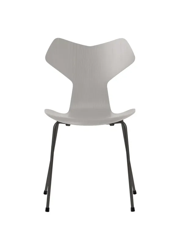 3130 Grand Prix stol i farvet ask af Arne Jacobsen