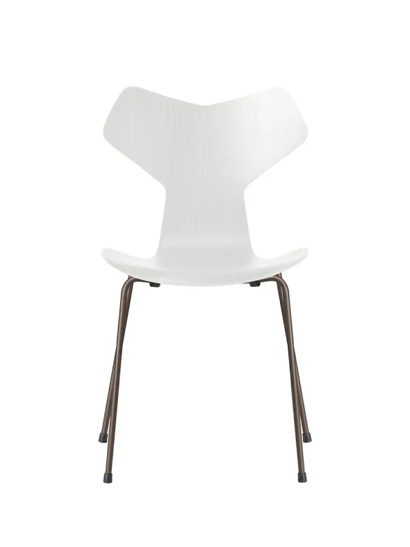 3130 Grand Prix stol i farvet ask af Arne Jacobsen