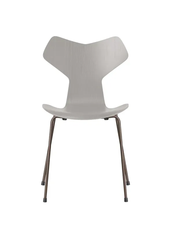 3130 Grand Prix stol i farvet ask af Arne Jacobsen