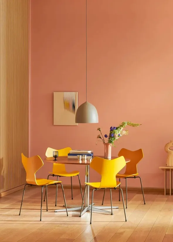 3130 Grand Prix stol lakeret af Arne Jacobsen