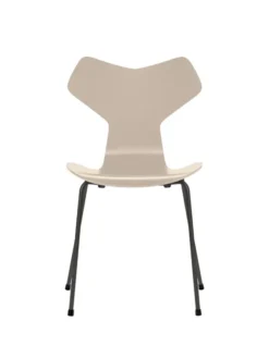 3130 Grand Prix stol lakeret af Arne Jacobsen