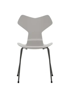 3130 Grand Prix stol lakeret af Arne Jacobsen