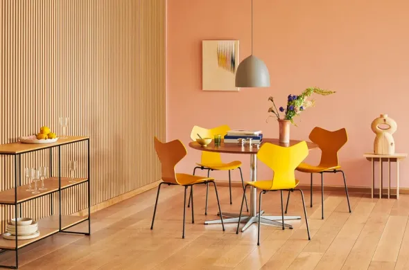 3130 Grand Prix stol lakeret af Arne Jacobsen