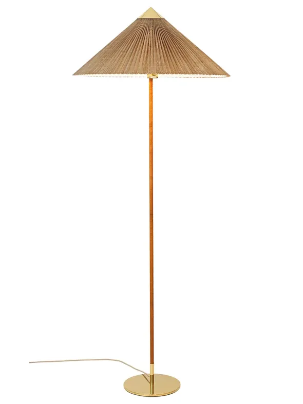 9602 Gulvlampe i Bambus fra GUBI